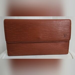 GUC Vintage Louis Vuitton Epi Porte Tresor International Trifold Wallet